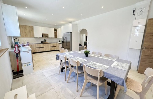 La Bocca House | Town house near the beach