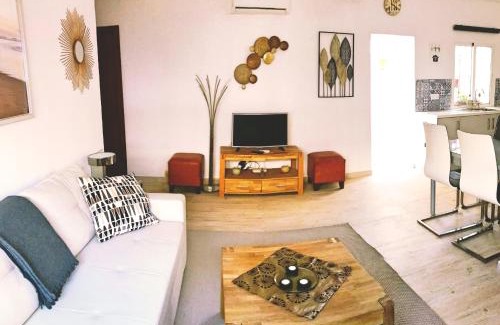 Torremolinos Ski Chalet | Town House with Patio in Quiet Residential Area 10 Min from Beach
