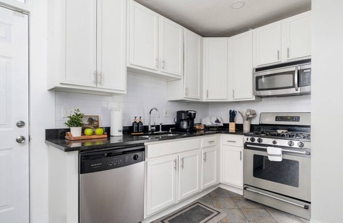 Near East Columbus House | Townhome|Backyard|Patio|NCH