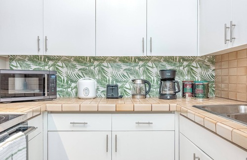 Downtown Honolulu Condo | Townhome condo in Downtown/Free Pkg/W/D