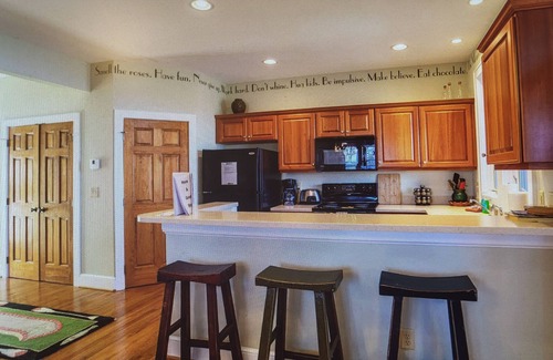Banner Elk House | Townhome Nov.App State football &Holiday bookings nowavailable. Sleeps 8 Echota