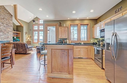 Foscoe House | Townhome R21A- Mountain Home, Mountain View, Private Hot Tub, Gated Resort, Indoor/Outdoor Pools .
