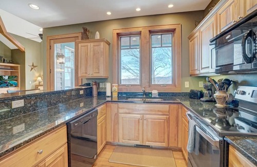 Foscoe House | Townhome R21A- Mountain Home, Mountain View, Private Hot Tub, Gated Resort, Indoor/Outdoor Pools .