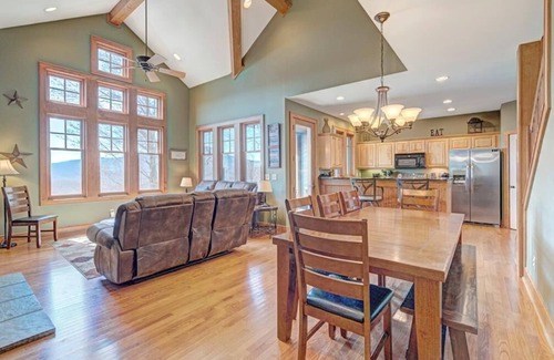 Foscoe House | Townhome R21A- Mountain Home, Mountain View, Private Hot Tub, Gated Resort, Indoor/Outdoor Pools .