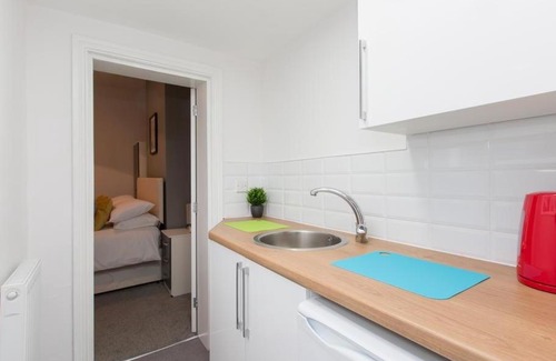 Crewe House | Townhouse @ 166 Ruskin Road Crewe