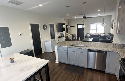 Lynchburg House | Townhouse 5 min to LU