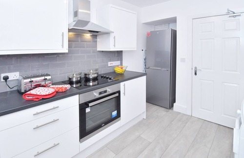 Stoke-on-Trent House | Townhouse @ 543 London Road Stoke - Superior Single With TV