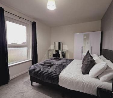Dundee House | Townhouse