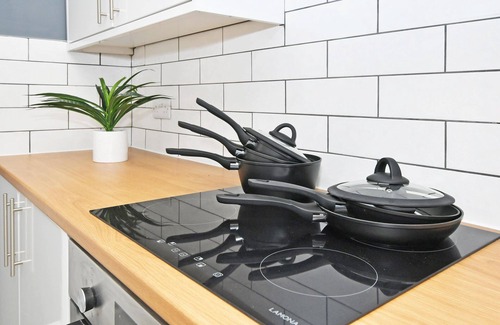 Crewe House | Townhouse @ Lawton Street Crewe - Entire 4 Bedroom House