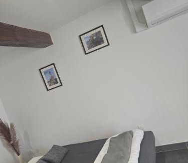 Lamothe-Capdeville Apartment | townhouse near Montauban Lamothe-Capdeville