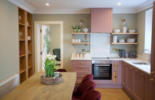 Cortober Villa | Townhouse Stay - St George's Terrace