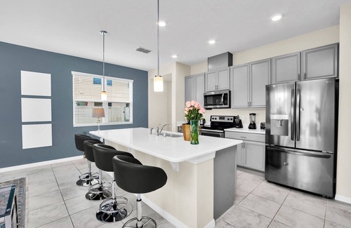 Indian Wells House | Townhouse w/Hot Tub Near Disney | Sleeps 12