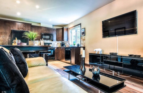 Mont-Tremblant House | Townhouse with Free Shuttle to Tremblant Resort