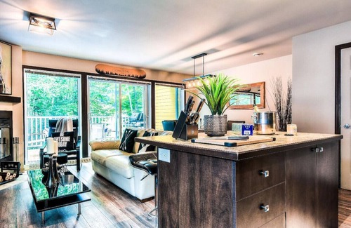 Mont-Tremblant House | Townhouse with Free Shuttle to Tremblant Resort