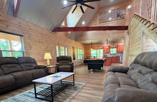 Townsend House | Townsend TN Cabin Near Davy Crockett Riding Stables & Tuckaleechee Caverns