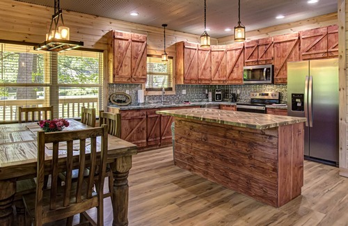 Townsend House | Townsend TN Cabin Near Davy Crockett Riding Stables & Tuckaleechee Caverns