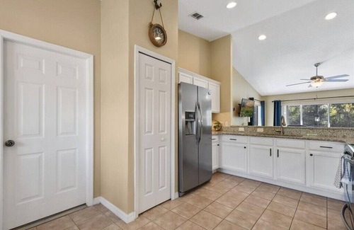 Thousand Oaks Villa | Toy Story Twin, Relaxing 4Bed 2Bath Pool Villa with Pool Table, Near to Disney