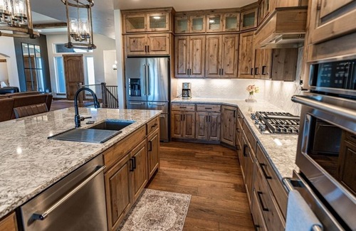 Loveland Cabin | TPC Mountain Views Lodge- King Suite- Gated community- 7,000+ sqft!