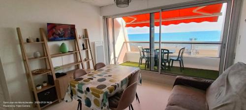Saint-Jean-de-Monts Apartment | Très bel appartement accès direct sur plage, vue sur mer - 2 pièces - 4 pers
