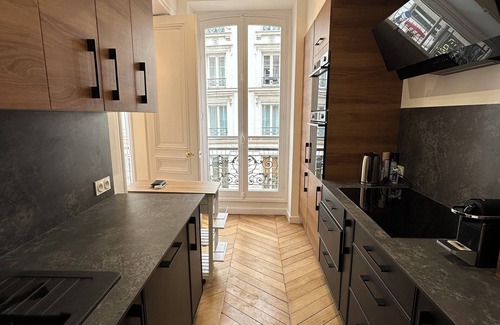 Quartier de la Porte-Saint-Denis Apartment | Très bel Appartement Climatisé Entièrement Rénové