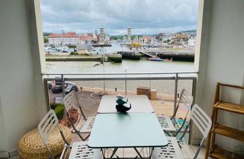 Trouville-sur-Mer Apartment | Très joli Appartement 2P au Beach Résidence Trouville- Piscine & vue port