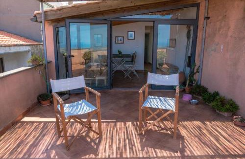 Cuglieri Apartment | Tra mari e TraMonti - Casa per 6 con terrazza panoramica