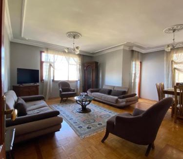 Trabzon Apartment | Trabzon’da denize sıfır merkezde eşyalı daire