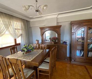 Trabzon Apartment | Trabzon’da denize sıfır merkezde eşyalı daire