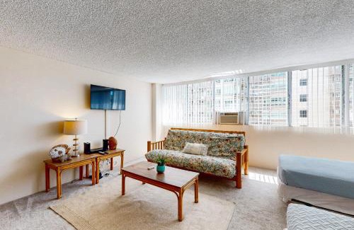 Waikiki Hotel | Tradewinds Plaza 906