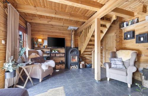Kviteseid House | Tradisjonell laftet hytte