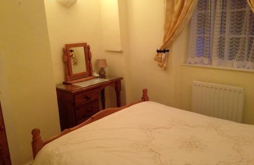 Budleigh Salterton House | Traditional 2 Bedroom Thatched Cottage