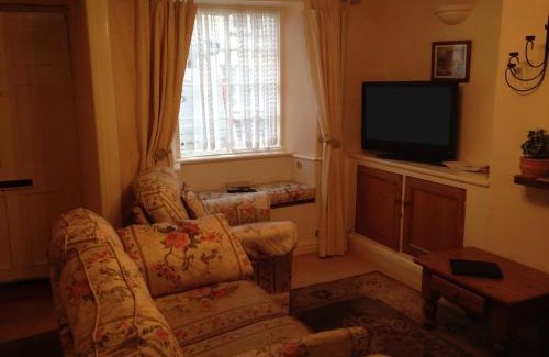 Budleigh Salterton House | Traditional 2 Bedroom Thatched Cottage