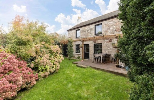 Saint Erth Praze Cottage | Traditional Cornish Cottage in the Countryside.