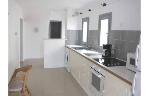 Parikia House | Traditional Cycladic house in the heart of Parikia with garden.