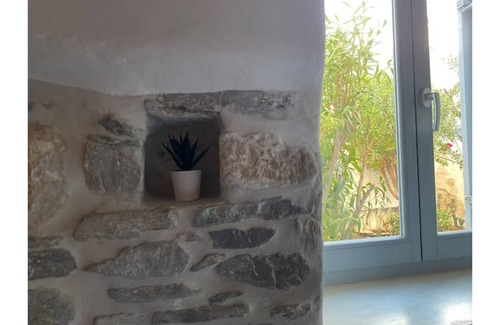 Parikia House | Traditional Cycladic house in the heart of Parikia with garden.