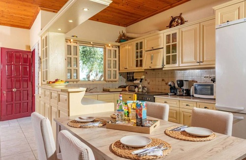Magazia Villa | Traditional House with Pool & Sea Views