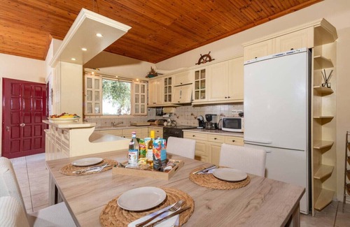 Magazia Villa | Traditional House with Pool & Sea Views