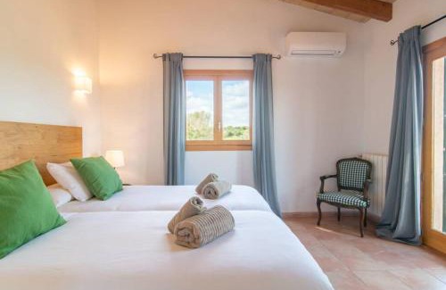 Sineu House | Traditional house Casa Binitaref with pool in Sineu