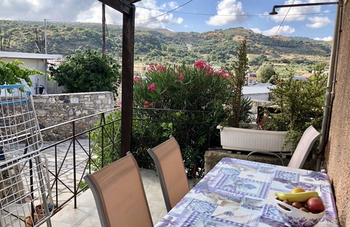 Gonia House | Traditional House next to Rethymnon and Gerani sandy beach