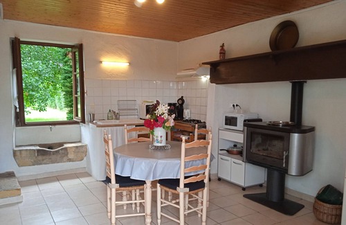 Castels et Bezenac Cottage | Traditional house of the Perigord Noir, Dordogne valley, large park