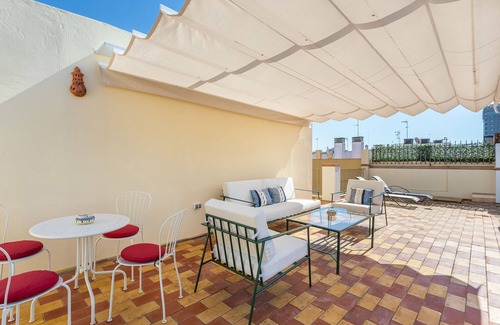 San Bernardo House | Traditional Sevillian House 6 BD and private terrace. Campamento