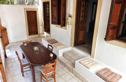 Halki Apartment | Traditional Villa Efterpi