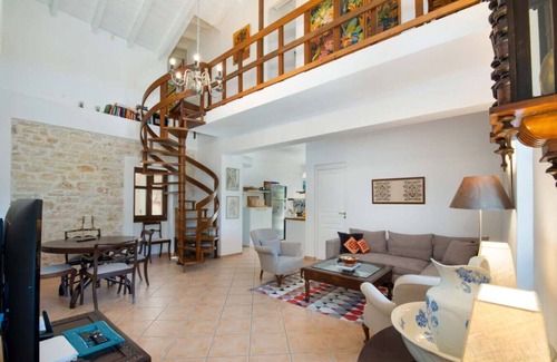 Mpogdanatika Villa | Traditional Villa in Olive Groves with Pool