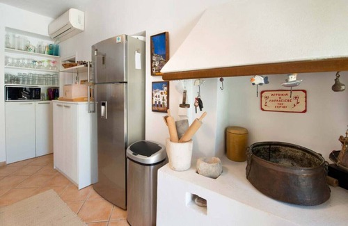 Mpogdanatika Villa | Traditional Villa in Olive Groves with Pool