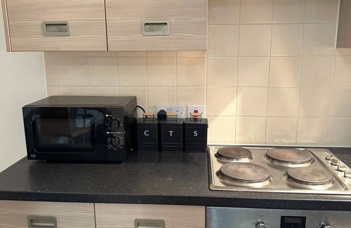 Old Trafford Apartment | Trafford 1 bed apartment with private parking