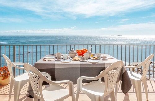 Calella de Palafrugell Apartment | TRAGAMAR E-seafront apartment-Calella de Palafrugell-Costa Brava