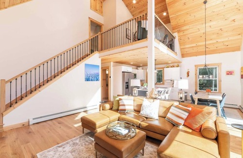 Bartlett House | Trail's End | Brand New | Hot Tub | Fire Pit | Pet Friendly