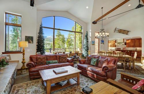 The Highlands House | Trail View Lodge