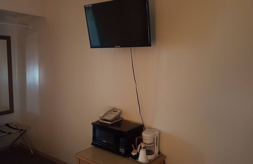 Lewistown Hotel | Trails End Motel