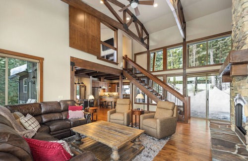 Cle Elum House | Trailside Retreat - Hot Tub, Scenic Views, Secluded